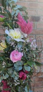 fleurs colorées arche mariage